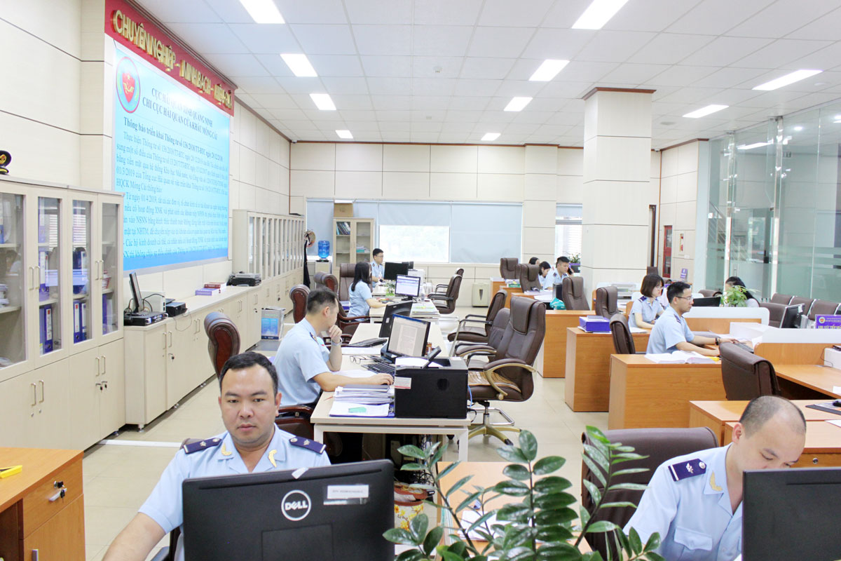 50 năm thực hiện Di chúc của Chủ tịch Hồ Chí Minh: Xây dựng chính quyền hành động và phục vụ