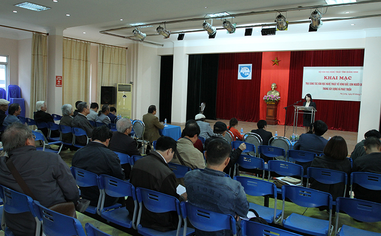 Khai mạc trại sáng tác về vùng đất và con người Quảng Ninh trong xây dựng, phát triển