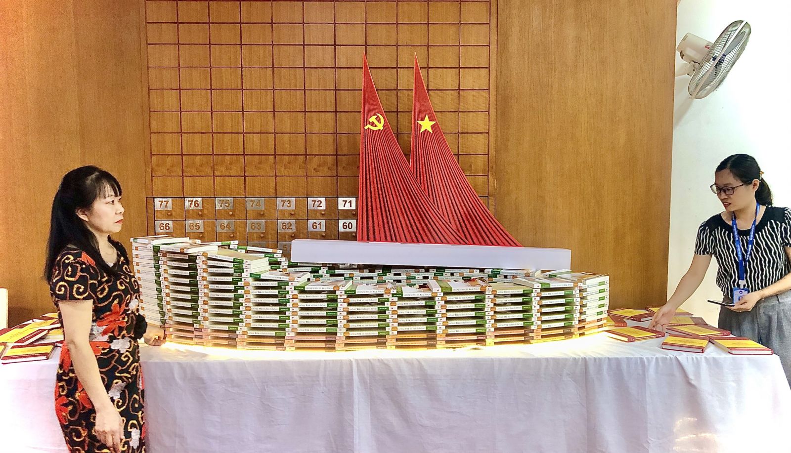 Thư viện tỉnh Quảng Ninh sẵn sàng cho Triển lãm sách, báo chủ đề “Đảng bộ tỉnh Quảng Ninh từ đại hội đến đại hội” chào mừng Đại hội đại biểu Đảng bộ tỉnh Quảng Ninh lần thứ XV, nhiệm kỳ 2020-2025