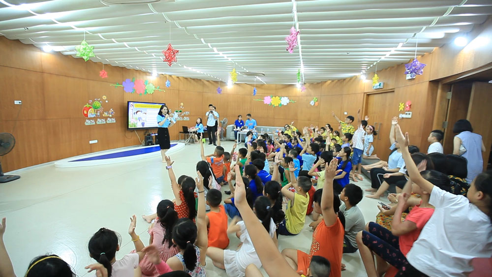 Thư viện tỉnh sinh hoạt chuyên đề về chủ đề gia đình Việt Nam