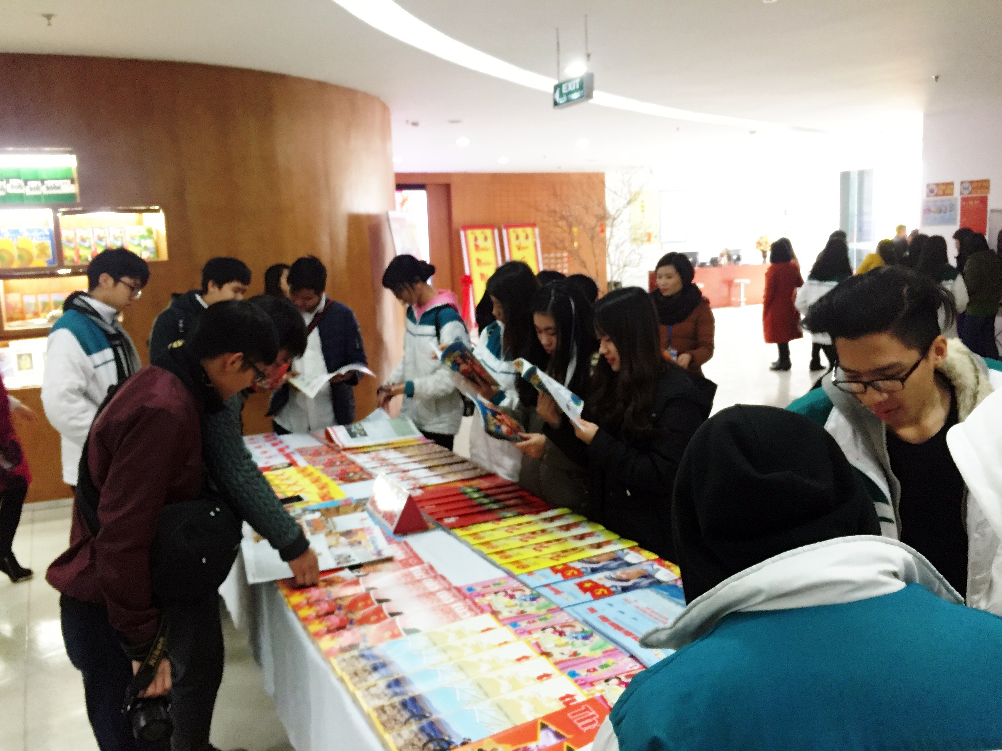 Hội thi kể chuyện sách - Hưởng ứng Ngày sách Việt Nam lần thứ V