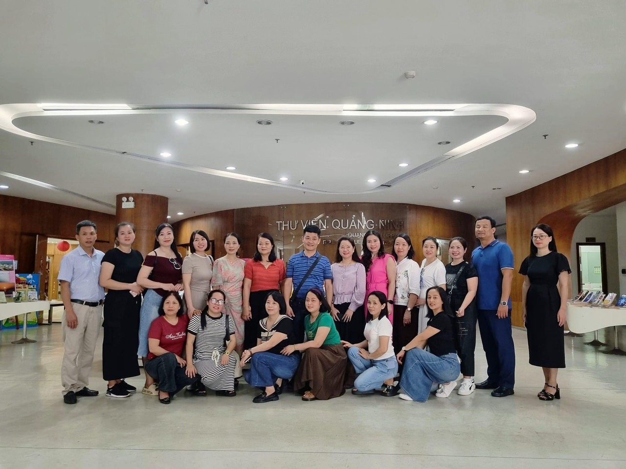 Thư viện tỉnh Quảng Ninh đón tiếp và làm việc với đoàn Thư viện tỉnh Nghệ An
