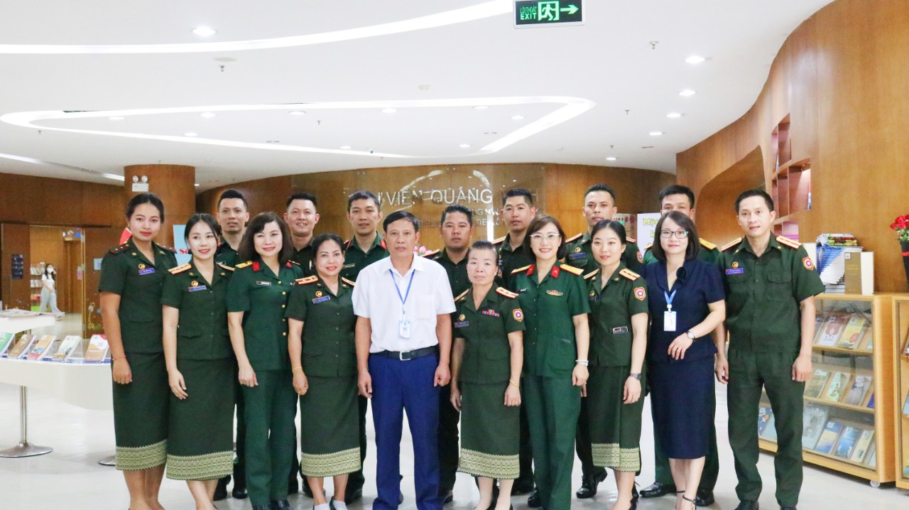 Thư viện tỉnh Quảng Ninh đón tiếp và làm việc với đoàn cán bộ Thư viện Quân đội và Thư viện Quân đội nhân dân Lào