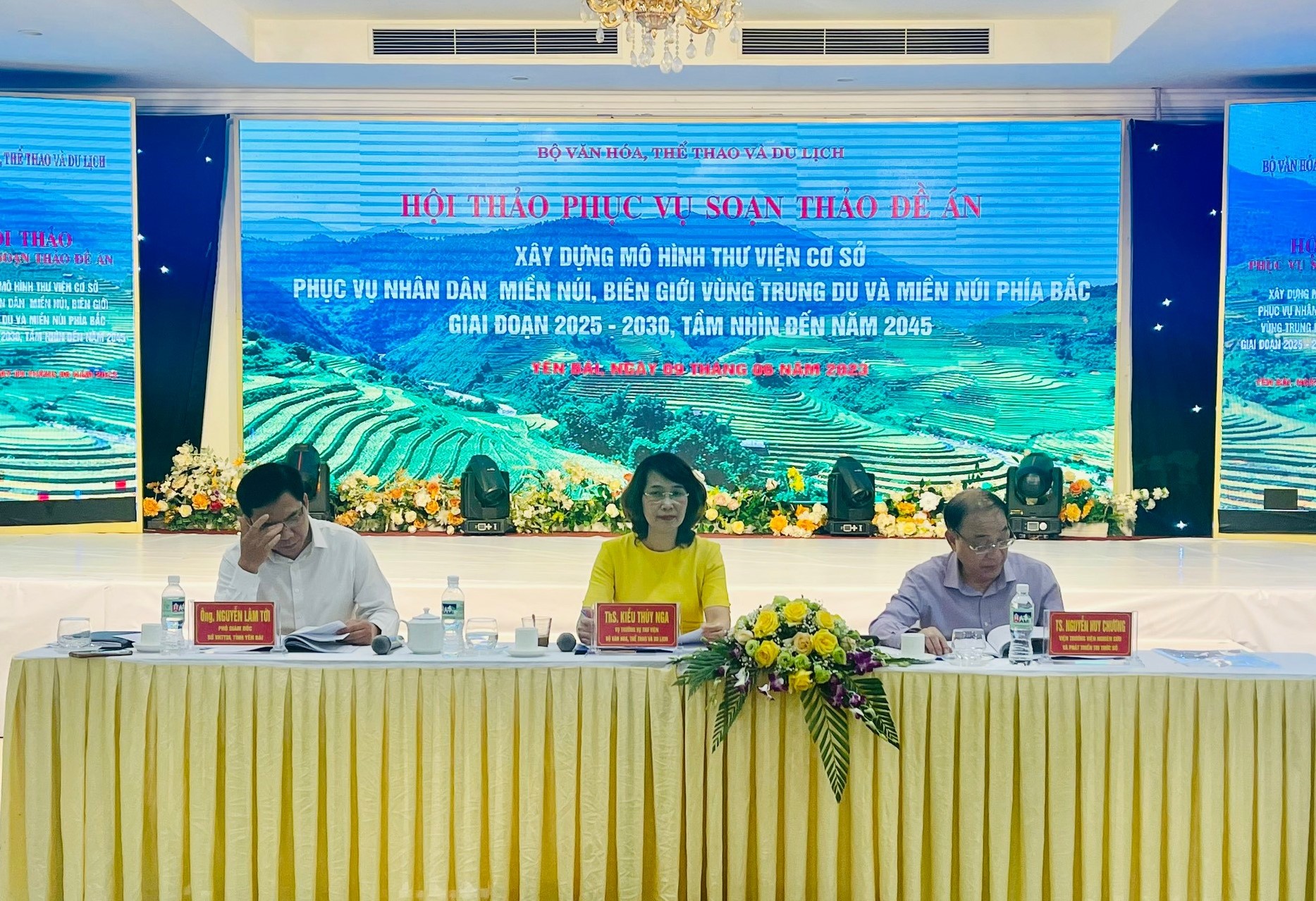 Đề xuất giải pháp xây dựng và phát triển các mô hình thư viện cơ sở cho nhân dân miền núi