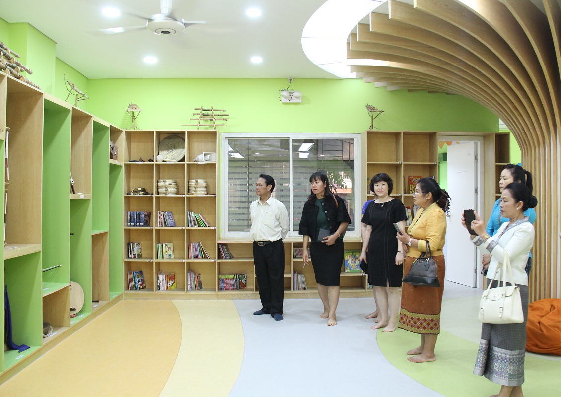 Trao đổi kinh nghiệm với nước bạn Lào về lĩnh vực thư viện