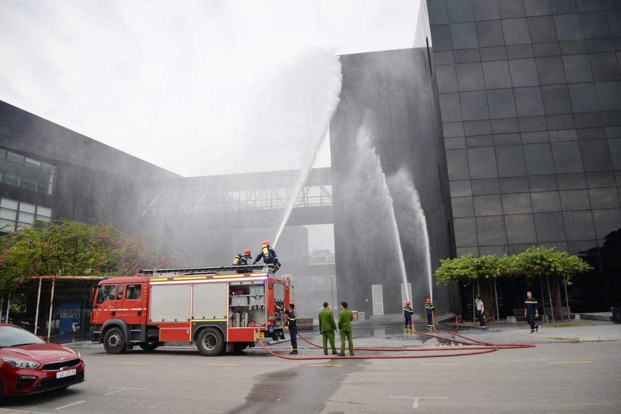 Tập huấn phương án chữa cháy và cứu nạn, cứu hộ  tại Thư viện và Bảo tàng tỉnh Quảng Ninh
