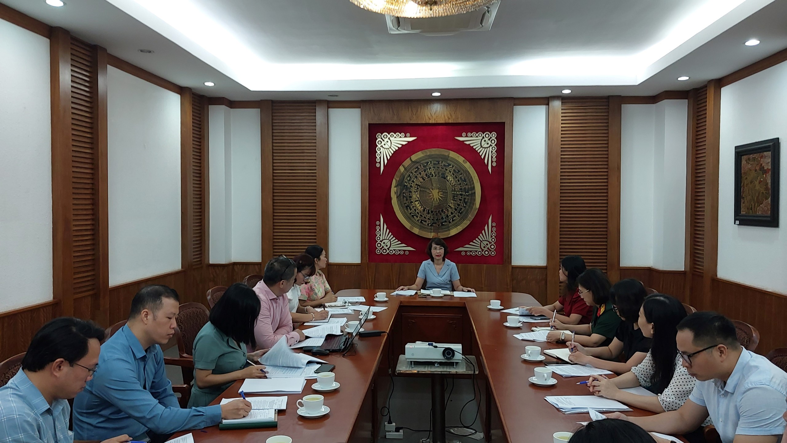 Bộ VHTTDL: Họp Tổ soạn thảo các Thông tư ban hành Quy định tiêu chí, tiêu chuẩn chất lượng, định mức kinh tế – kỹ thuật và hướng dẫn triển khai việc thực hiện trong lĩnh vực thư viện