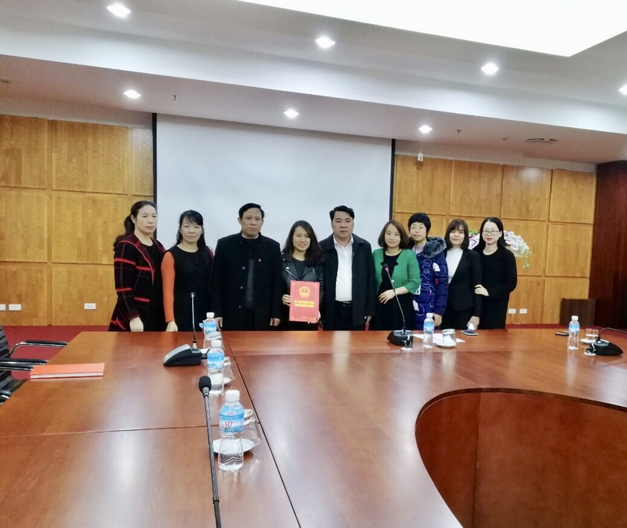 Công bố quyết định bổ nhiệm cán bộ cấp phòng thuộc Thư viện tỉnh Quảng Ninh.