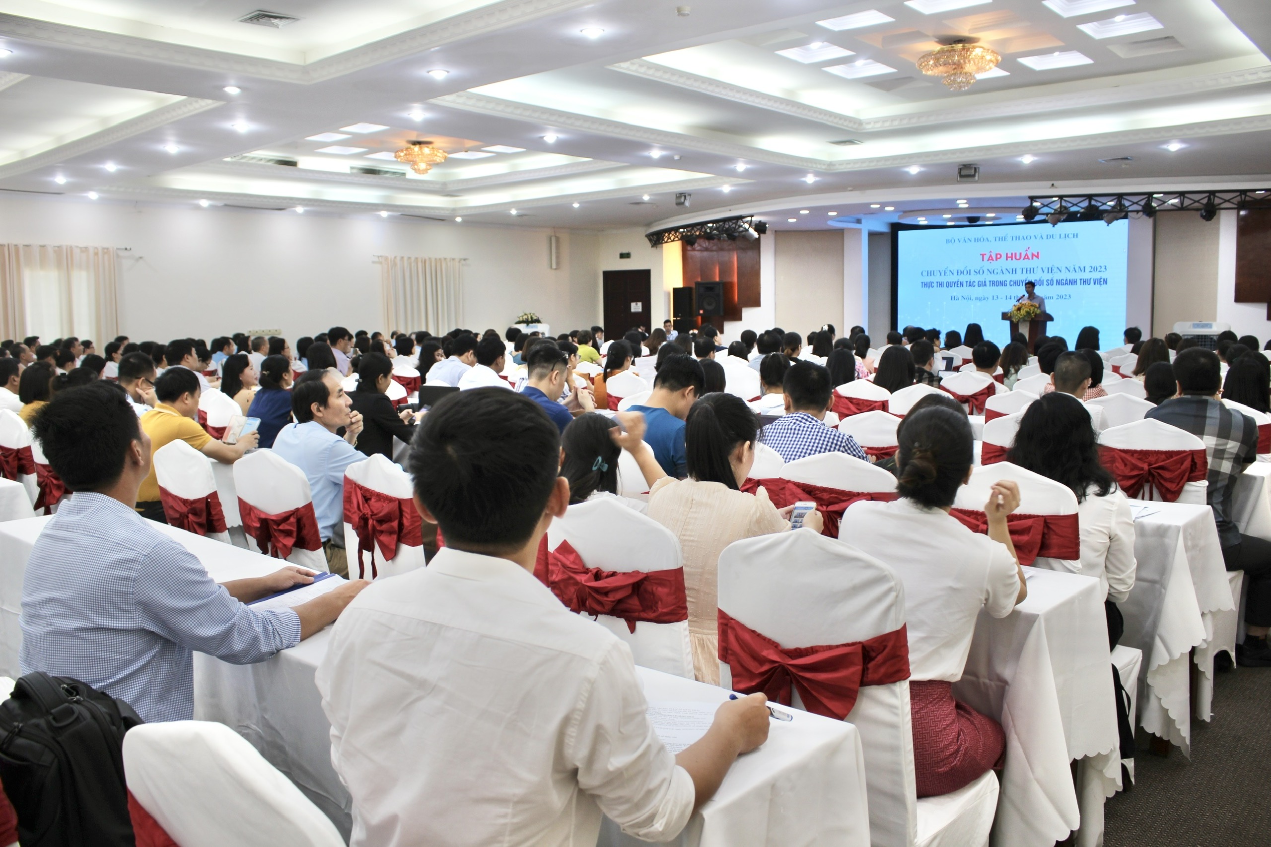 Khai mạc Tập huấn “Thực thi quyền tác giả trong chuyển đổi số ngành thư viện”