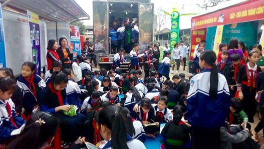 Tăng cường hoạt động thư viện, để đưa sách báo đến với bà con nông dân ở nông thôn