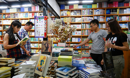 NHỮNG CHUYỂN ĐỘNG TÍCH CỰC CỦA NGÀNH XUẤT BẢN VIỆT NAM CÓ THỰC SỰ TẠO HIỆU ỨNG TÍCH CỰC CHO VĂN HÓA ĐỌC?