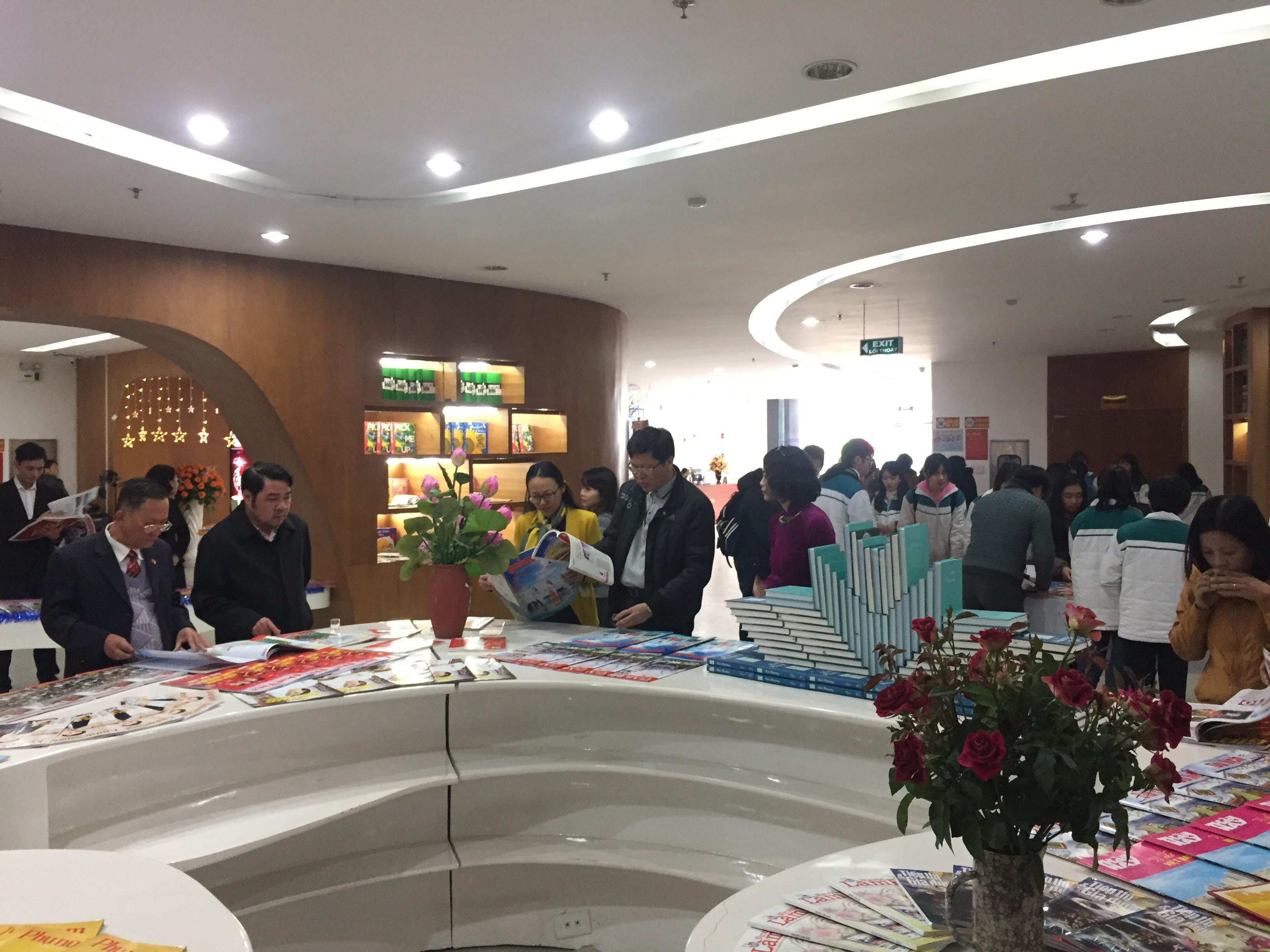 Khai mạc Trưng bày Báo Xuân Mậu Tuất 2018