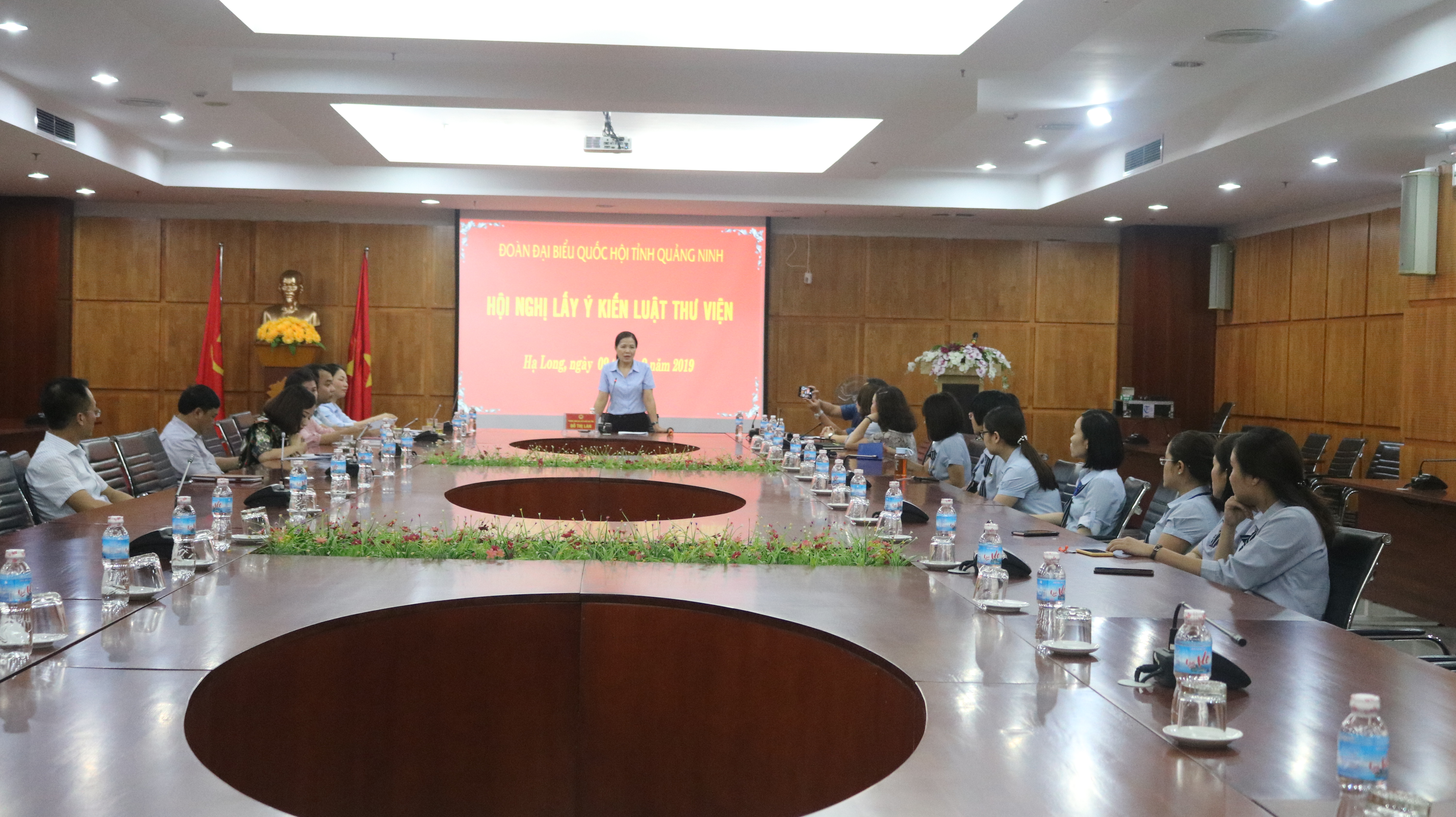 Đoàn ĐBQH tỉnh Quảng Ninh lấy lý kiến luật thư viện
